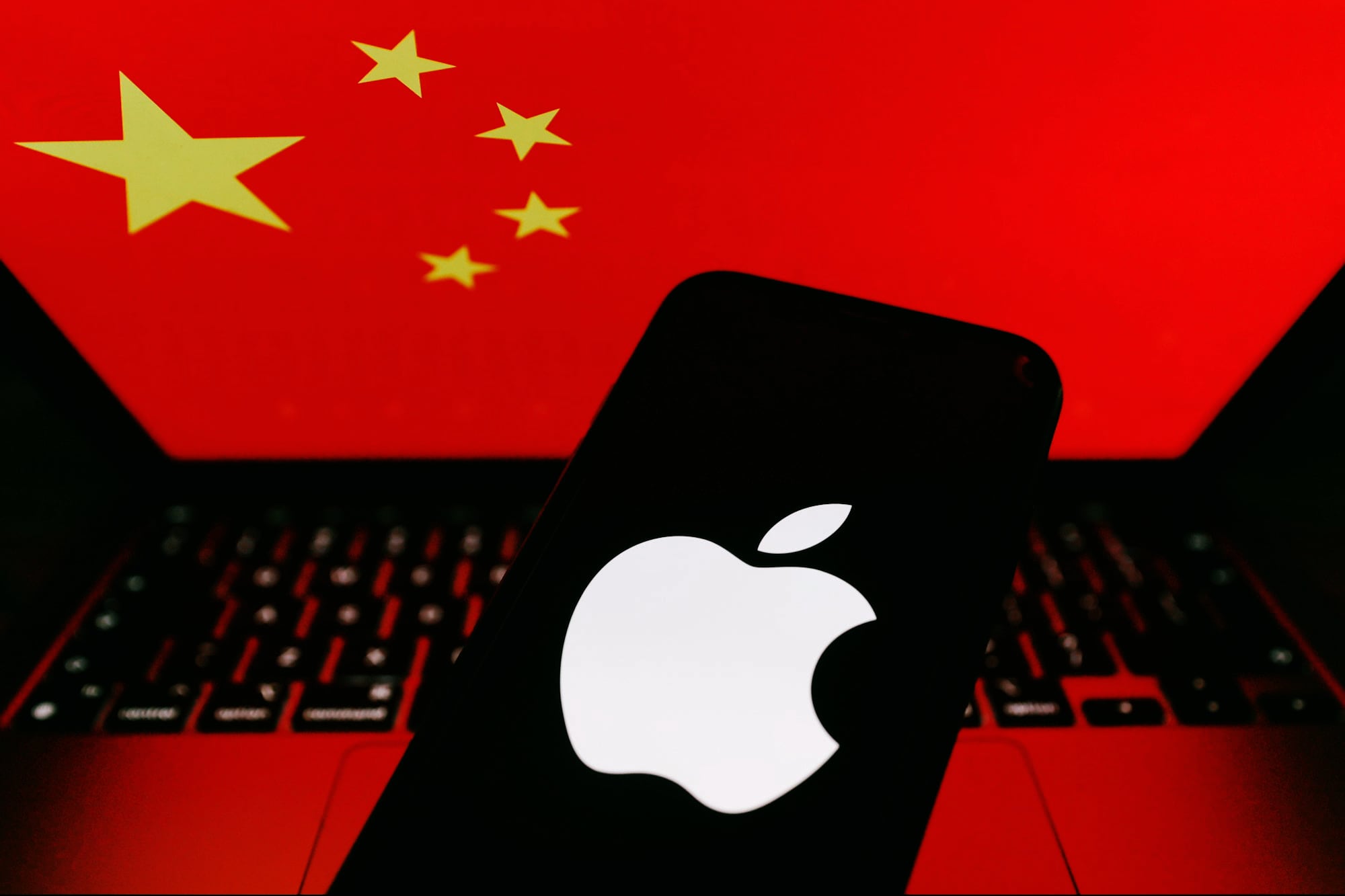Apple’s Compliance with Chinese Authorities Raises Privacy Concerns