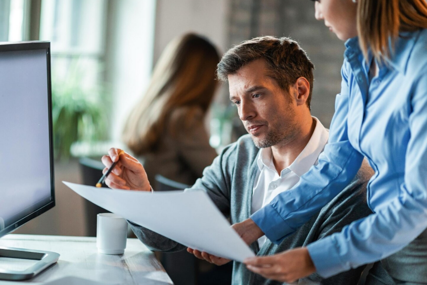 A Study on IT Specialists: Does Combining Roles Ensure Higher Salaries?